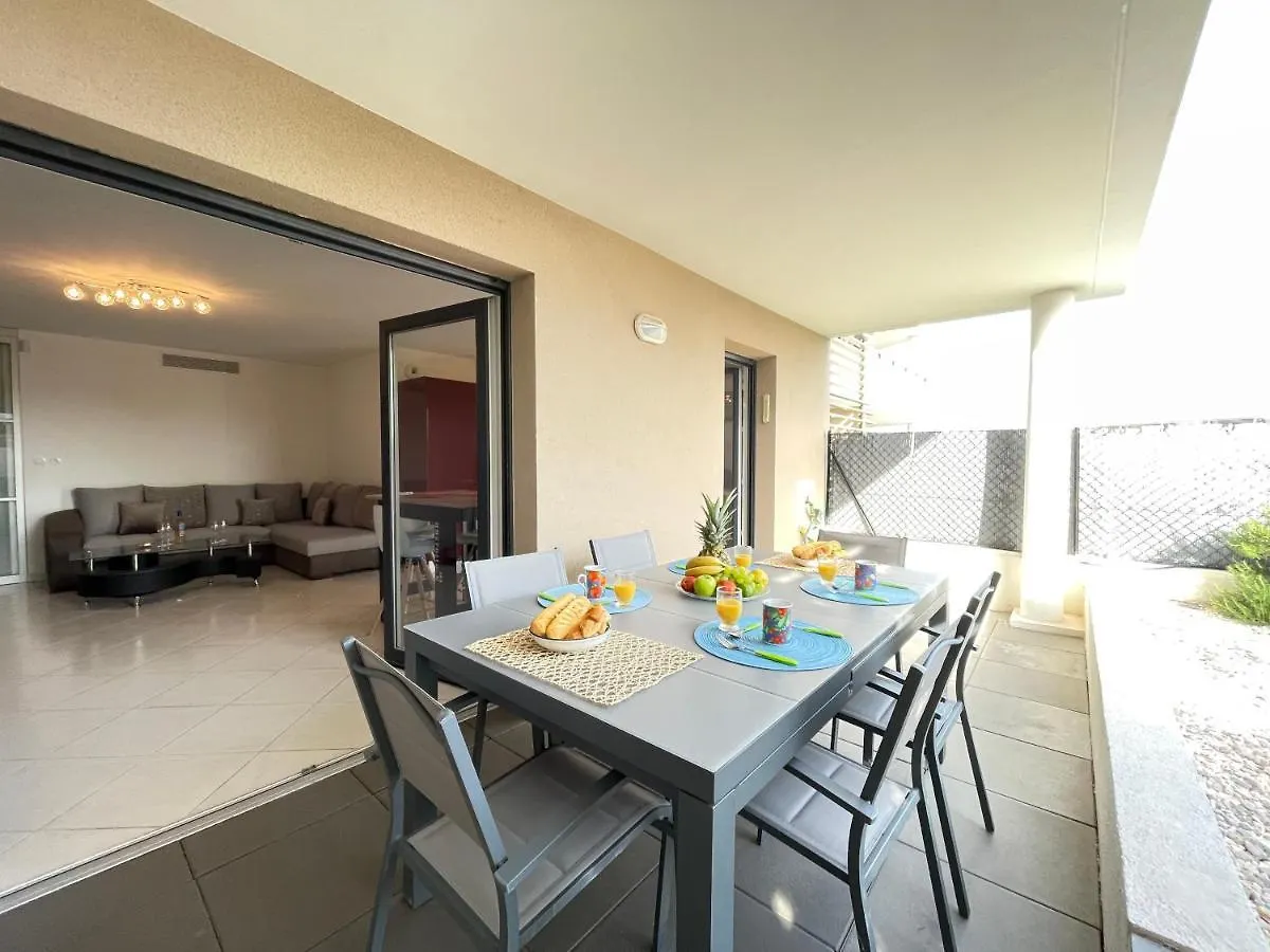 Tres Bel Appartement -Residence Avec Piscine Sur Le Toit Et Vue Panoramique Saint-Raphael  0*, Saint-Raphael (Var)