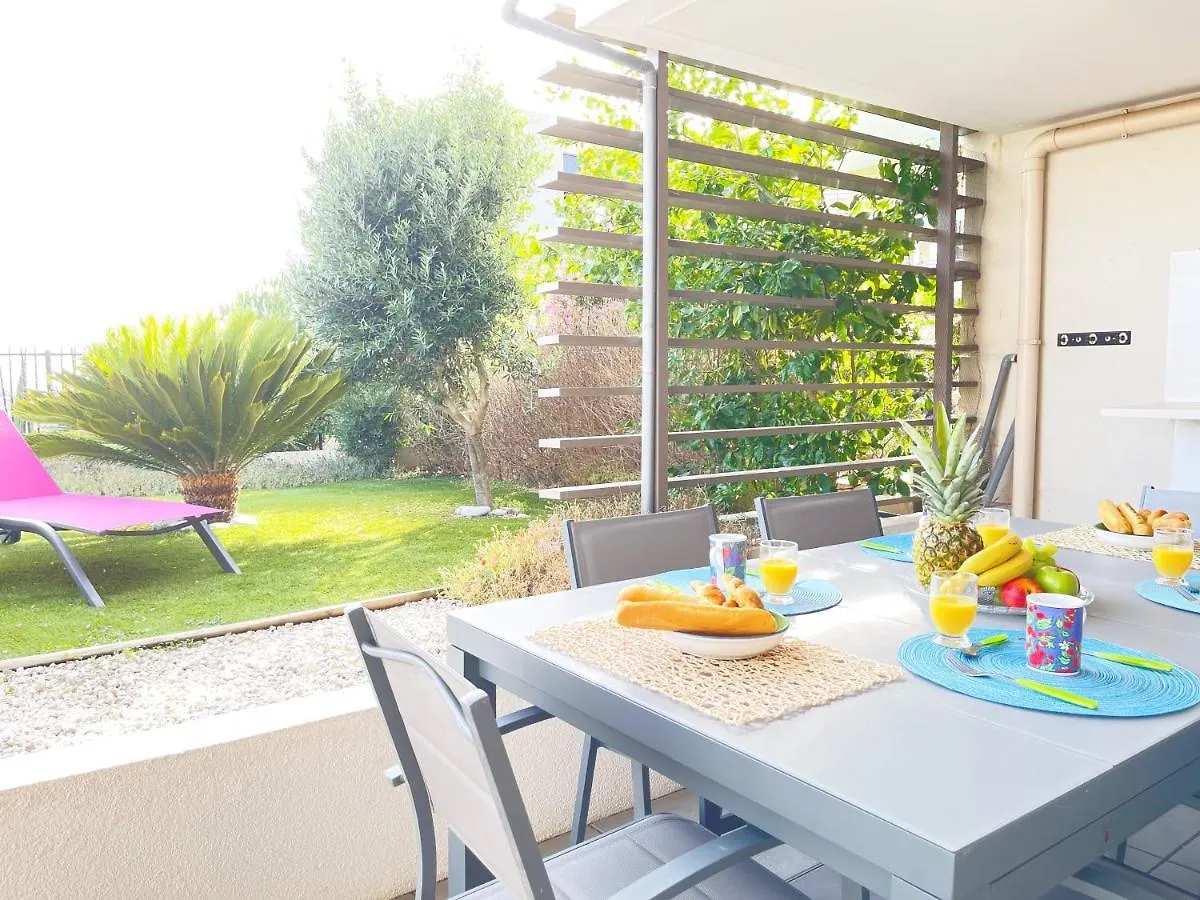 Apartament Tres Bel Appartement -Residence Avec Piscine Sur Le Toit Et Vue Panoramique Saint-Raphaël Francja