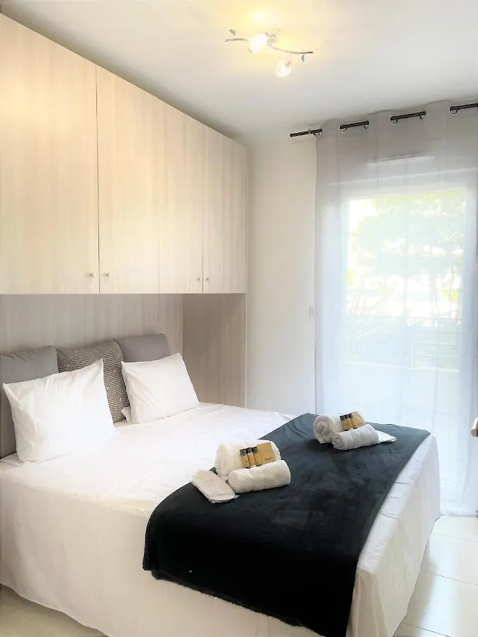 Tres Bel Appartement -Residence Avec Piscine Sur Le Toit Et Vue Panoramique Saint-Raphael  Apartment