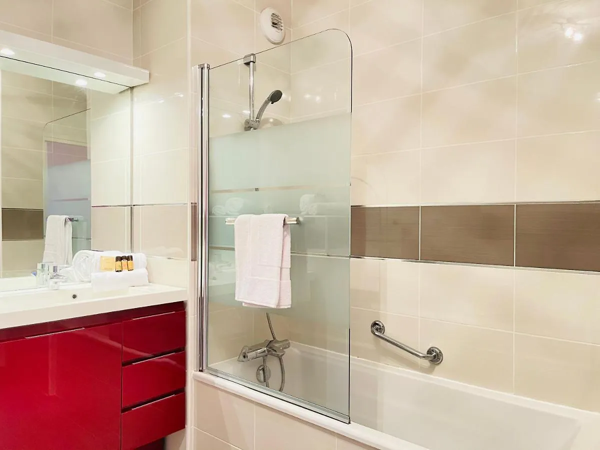 Tres Bel Appartement -Residence Avec Piscine Sur Le Toit Et Vue Panoramique Saint-Raphael  France