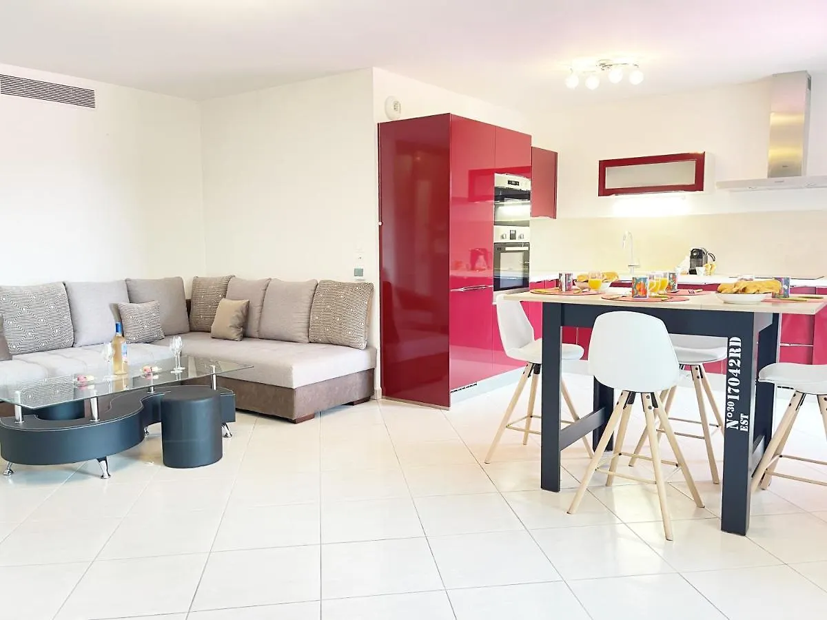 Apartament Tres Bel Appartement -Residence Avec Piscine Sur Le Toit Et Vue Panoramique Saint-Raphaël